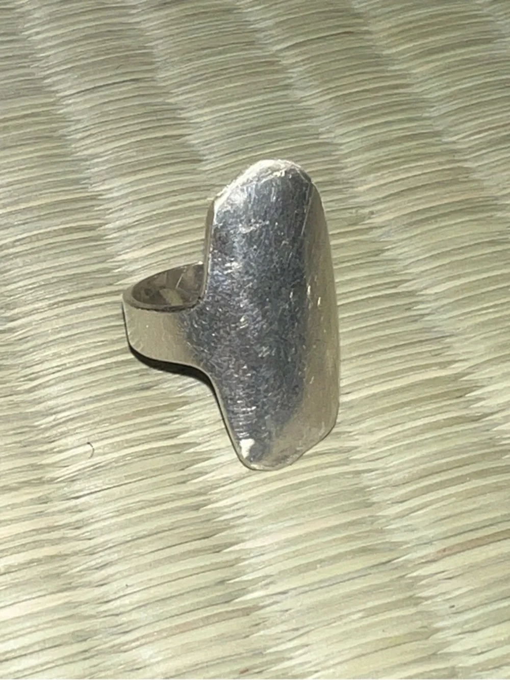 Abstract sterling silver shield ring - Picture 2 of 11